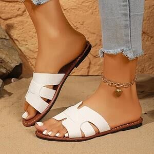 NWT ~ Women's Casual White Top Round-Toe Flat Slide Sandals ~ Size 10 1/2